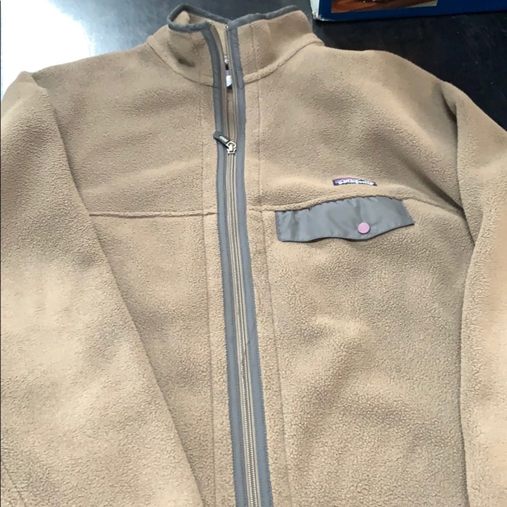 Patagonia men’s large sweatshirt